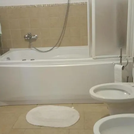Ostuni, Villa Roma con piscina, max 10 pax Villa